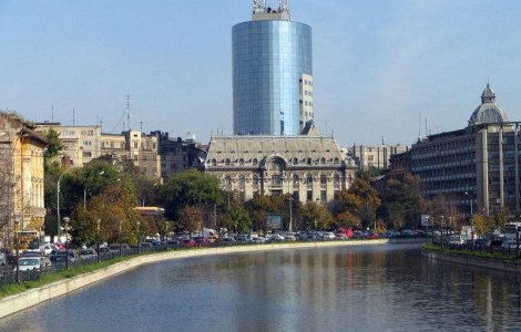 Le Monde: &#39;Micul Paris este masacrat de capitalismul salbatic&#39;