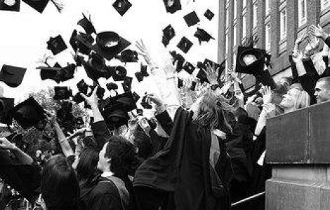 Studentii cu diplome de la &#39;Spiru Haret&#39; nu se pot inscrie la master