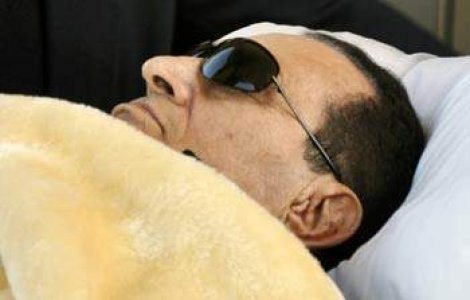 Mubarak s-a ranit la cap in inchisoare