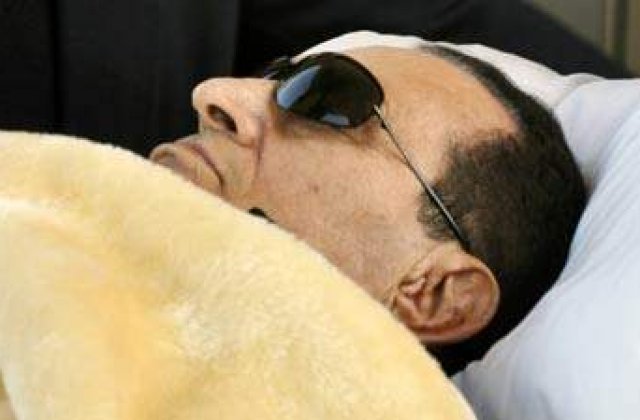 Mubarak s-a ranit la cap in inchisoare