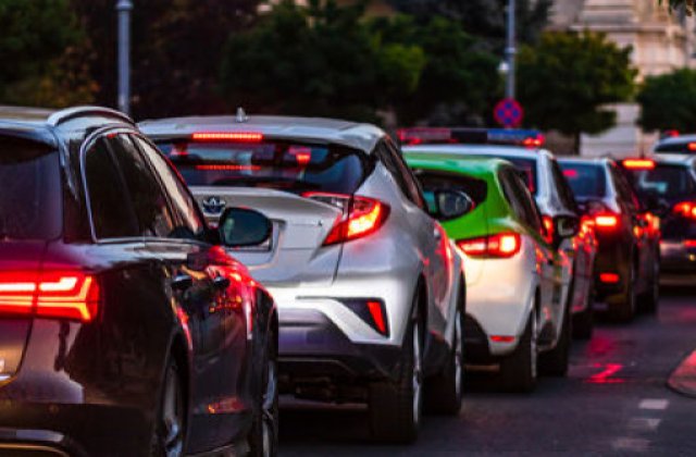 Masinile romanilor, bombe pe roti. Jumatate dintre automobile au probleme foarte grave