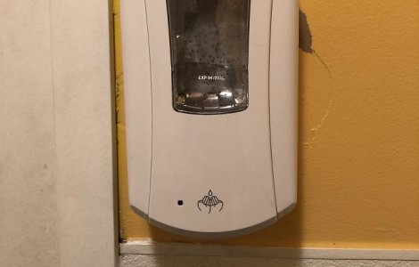 Bugetarii isi pot intrerupe activitatea fiindca lipsesc materiale de igienizare