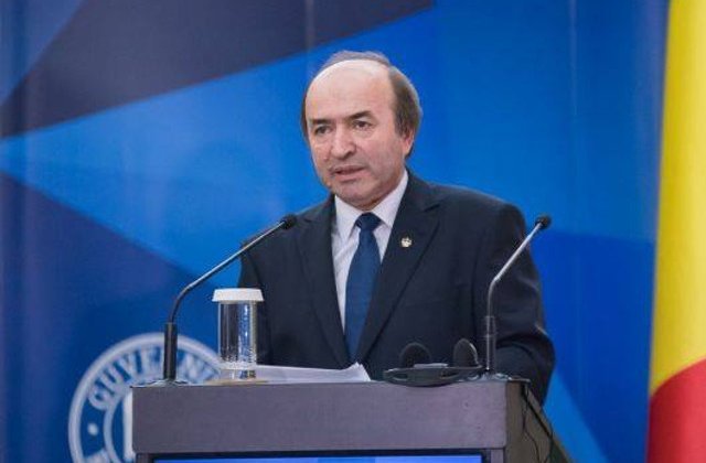 Tudorel Toader, ales din nou rector. Nu a suspendat cursurile ca sa aiba cvorum