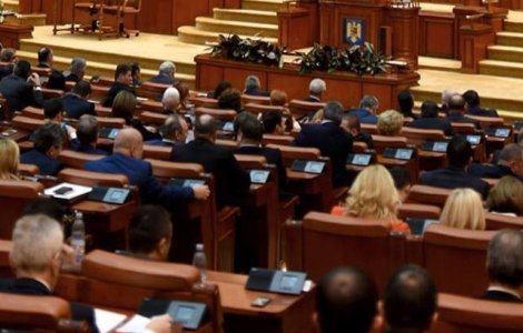 Angajatorii, obligati sa dea liber parintilor in cazul inchiderii scolilor