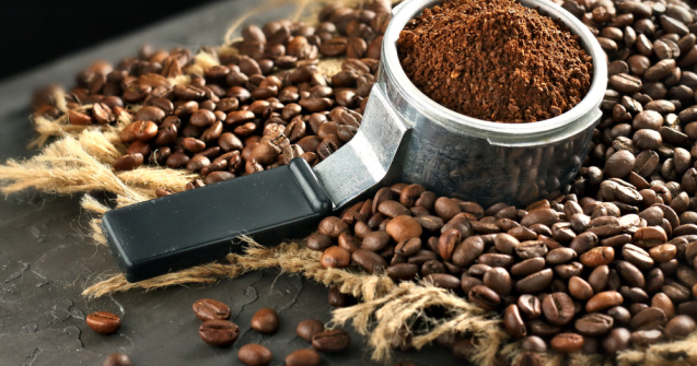  Top  Ce faci cu restul de cafea care ramane dimineata? Iata cateva tratamente simple