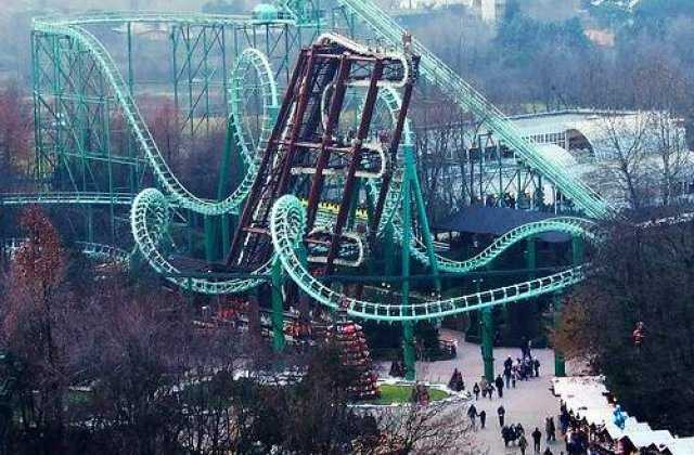 A cerut in casatorie un Montagne-russe