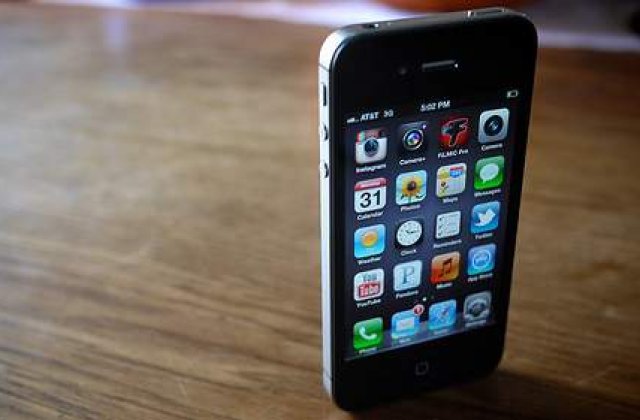 Incoltiti de criza, spaniolii renunta la telefonul mobil