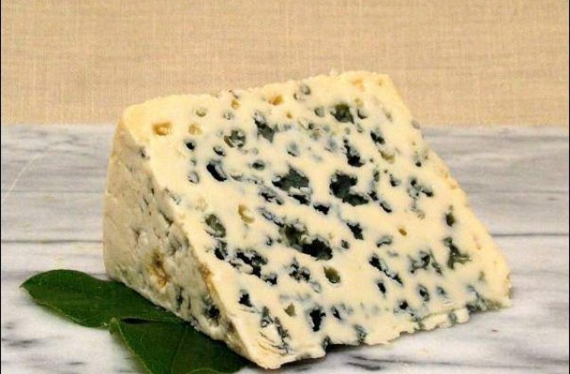 Roquefort, cea mai sanatoasa branza din lume