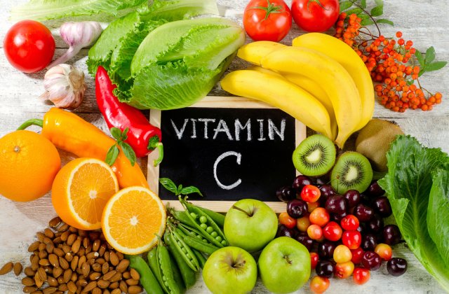 Ajuta sau nu Vitamina C in preventia sau tratarea COVID-19? Iata ce spun specialistii