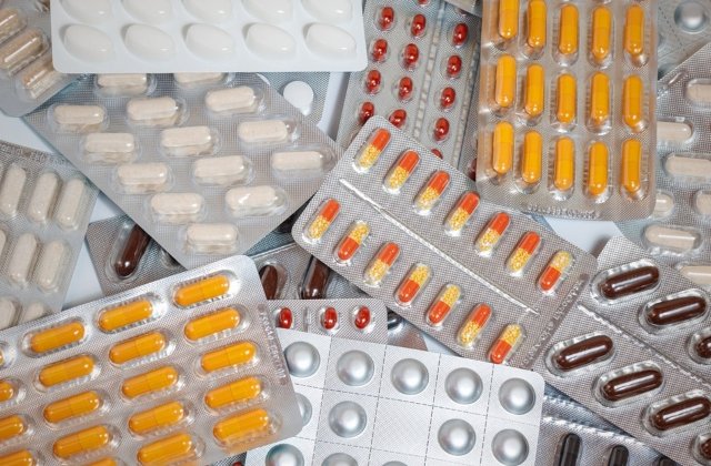 Situatia actuala dintr-un depozit de medicamente: "Muncim pe branci, iar patronii fac milioane de euro!"