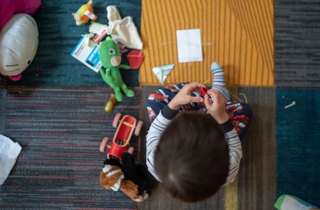 5 jocuri si activitati pentru copii care vor alunga plictiseala