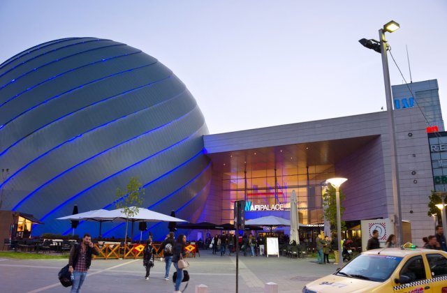 Marii retaileri solicita Guvernului inchiderea mall-urilor din Romania