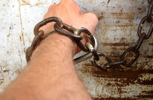 Cazul barbatului transat din Timisoara: Unul dintre tinerii suspectati a fost prins