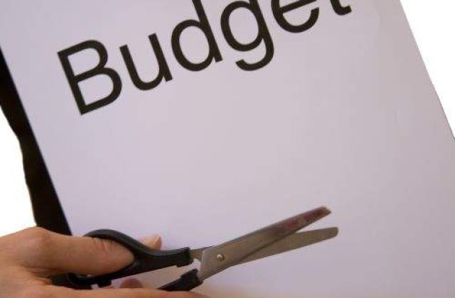 Efectul vizitei FMI: A inceput "tunderea" ministerelor