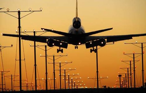 Zeci de raniti in urma turbulentelor din timpul unui zbor al Continental Airlines