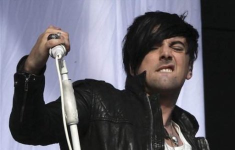 Solistul Lostprophets, acuzat de tentativa de viol a unei fetite de 1 an