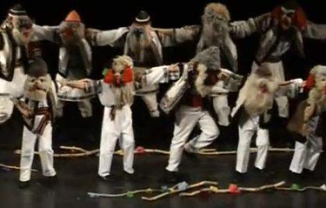 Iata vin colindatori: Colindul in traditia romaneasca