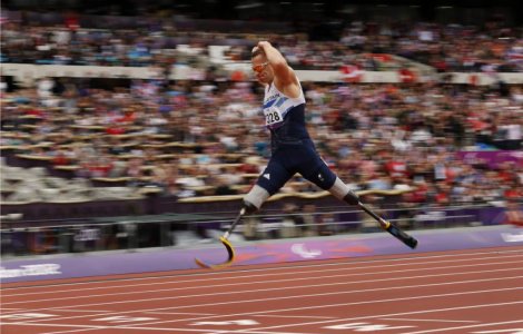  Top  10 momente care ne-au redat increderea in rasa umana in 2012