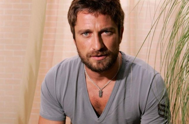 Gerard Butler vrea sa se aseze la casa lui alaturi de Madalina Ghenea!