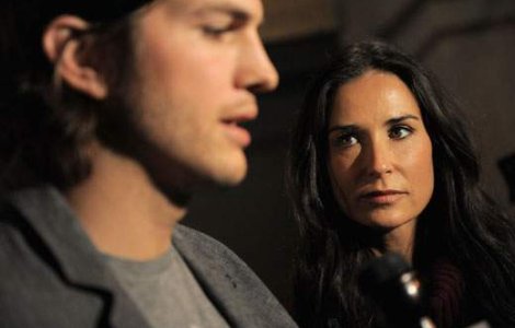 Ashton Kutcher a intentat divort, la un an de la despartirea de Demi Moore