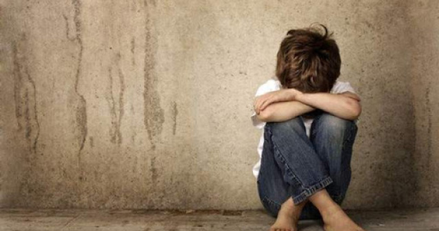 Un barbat a fost retinut dupa ce ar fi agresat sexual un copil de zece ani