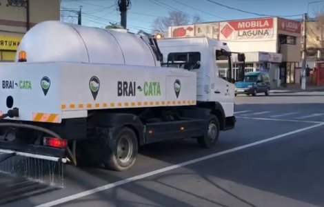 VIDEO Dezinfectie pe strazi pentru prevenirea coronavirusului