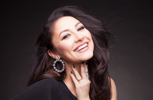 VIDEO Andra - donatie impresionanta catre Spitalul "Matei Bals": "Sper ca aceasta suma sa ii ajute macar putin pe cei bolnavi"