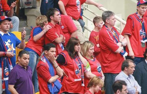 Cum se feresc suporterii rusi de virusul gripei porcine