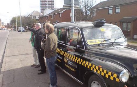 Piesa de teatru pe roti, intr-un taxi din Belfast