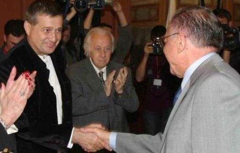 23 ani de la Revolutie: Politicienii nostri sunt semianalfabeti. Impresiile lui Dinescu si Iliescu