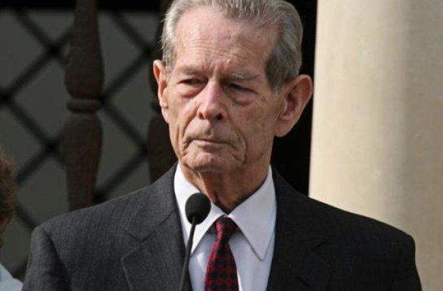 Regele Mihai, in mesajul de Craciun: Viata noastra publica lasa inca de dorit