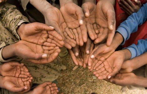 Topul vedetelor care au donat cei mai multi bani in 2012