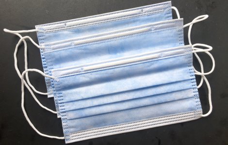 Coronavirus: 50.000 de masti comandate din China au ramas blocate in aeroport