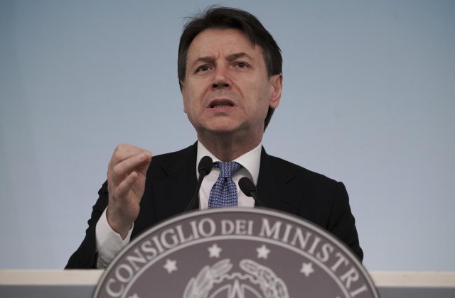 Italia inchide orice activitate de productie care nu este strict necesara