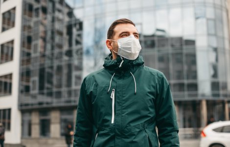 Unul din trei pacienti testati pozitiv cu COVID-19 este "purtator tacut"