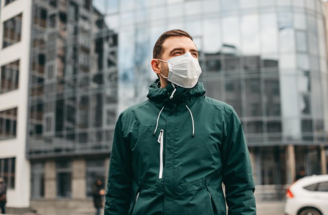 Unul din trei pacienti testati pozitiv cu COVID-19 este "purtator tacut" al virusului