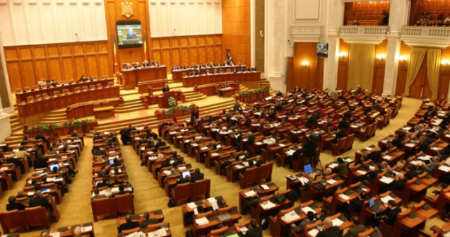 Cum isi ocupa timpul parlamentarii care stau acasa din cauza coronavirusului