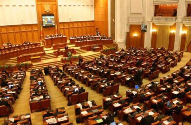 Cum isi ocupa timpul parlamentarii care stau acasa din cauza coronavirusului