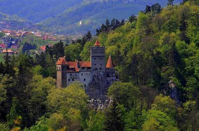 Foreign Affairs lauda Romania... pe bani