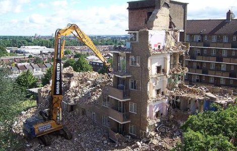 Demolare cu scandal la Pasajul Basarab