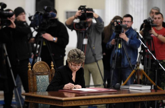 Pivniceru a transmis presedintelui propunerile pentru functiile de procuror general si sef al DNA