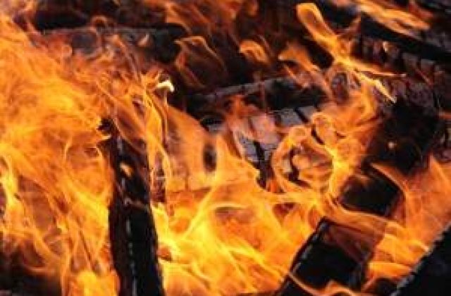 Circulatia rutiera pe A3 Turda - Gilau, intrerupta dupa ce un tir a luat foc, a revenit la normal