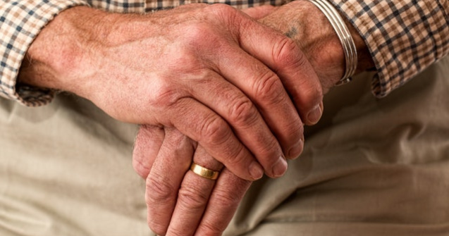 DOCUMENT. Ordonanta Militara 3. Cand pot iesi varstnicii din casa