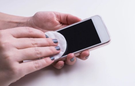 Cât timp poate supraviețui coronavirusul pe telefonul mobil