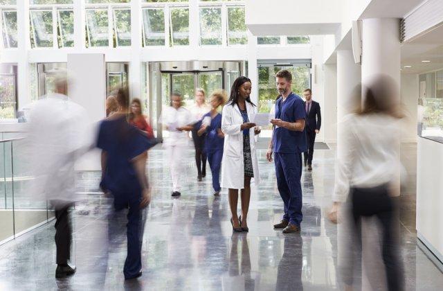 Un bărbat a vrut să arunce în aer un spital în care se află sute de persoane cu coronavirus