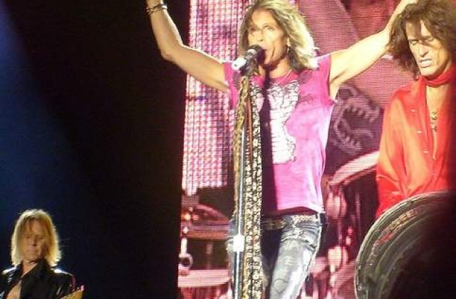 VIDEO: Un Mercedes SLS AMG si-a luat zborul in Stuttgart