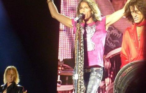 VIDEO: Un Mercedes SLS AMG si-a luat zborul in Stuttgart