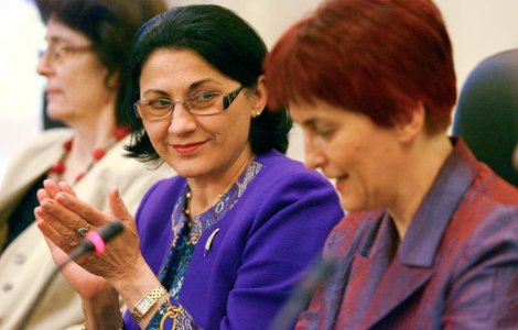 Andronescu inchide centrele de invatamant la distanta de la 'Spiru Haret'