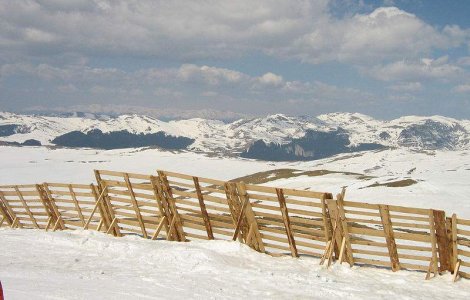 Tunurile pentru zapada artificiala, puse in functiune pe partiile de pe Valea Prahovei