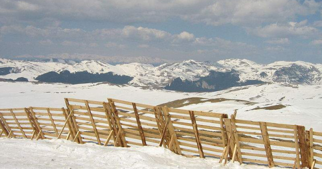 Tunurile pentru zapada artificiala, puse in functiune pe partiile de pe Valea Prahovei